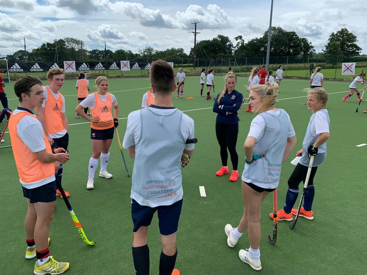 Throwback to the start of the summer in 2020 when lockdown was lifted and we had over 60 players join us for our promotional shooting day 😍 News about this years event coming soon 🔥 #PerfXHockey #HockeyCamps #HockeyCoach