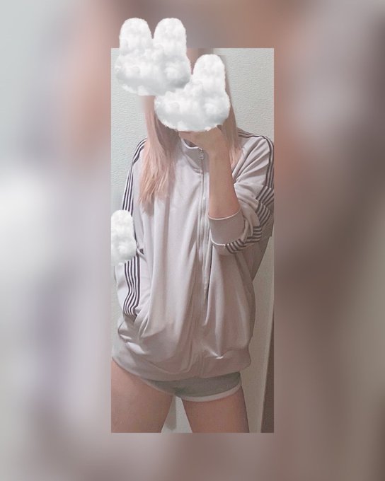 昨日のイラストたくさん見て頂きありがとうございます☺️

部屋着かわいいってコメントをいくつか見かけて嬉しかったです🙂‍↕️(私の部屋着を参考にしたので) 