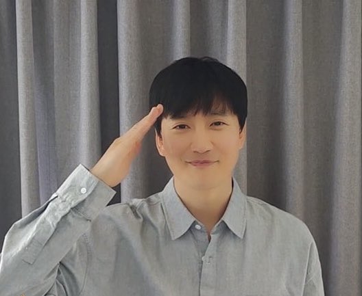 김남길 어린이날 기념 풀린 사진 개커염짐 
지금이랑 다를 바 없음 똑같이 자라셨어