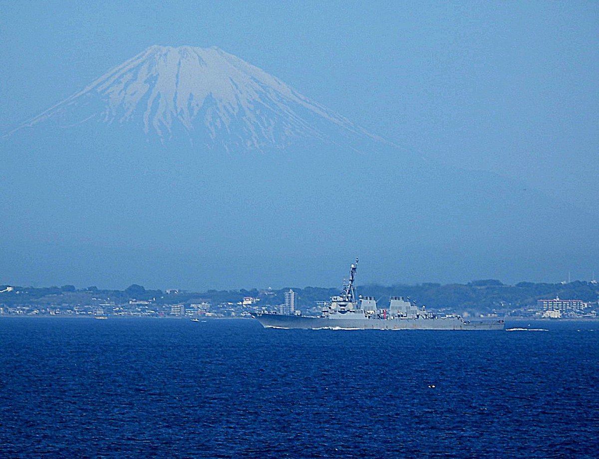 WarshipCam's tweet photo. USS Higgins (DDG 76) Arleigh Burke-class Flight II guided missile destroyer leaving Yokosuka, Japan - May 5, 2024 #usshiggins #ddg76
SRC: TW-@MICHIYAM https://t.co/Crw5993F9O