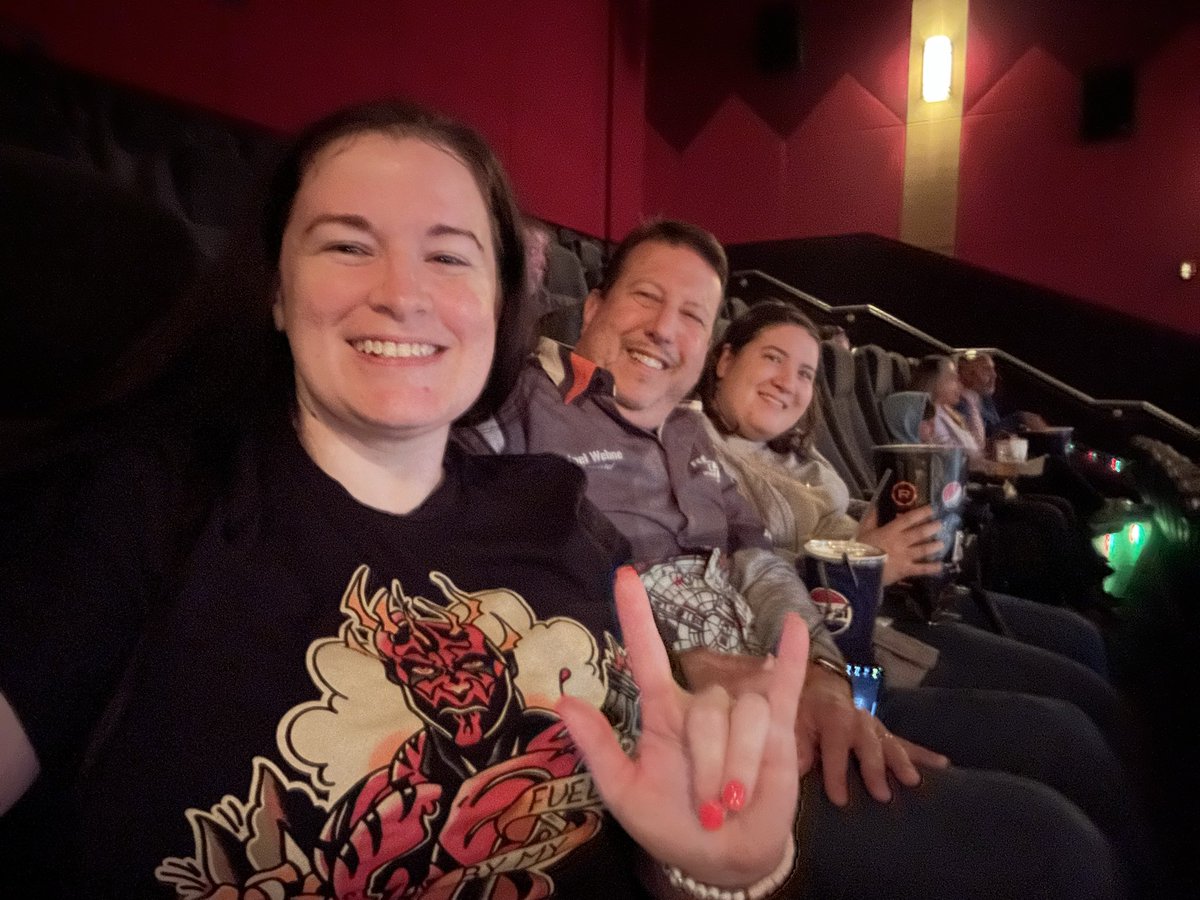 So glad I went with a friend & not by myself…
#StarWars #PhantomMenace25 is best enjoyed with others!!!!! 🖤

I was a bit young to appreciate Episode 1 when it came out. 

Here’s to many more.
#MT4BWY #StarWarsDay #StarWarsFan #pewpewpew #NowThereAre2OfThem ⭐️ #Yippee