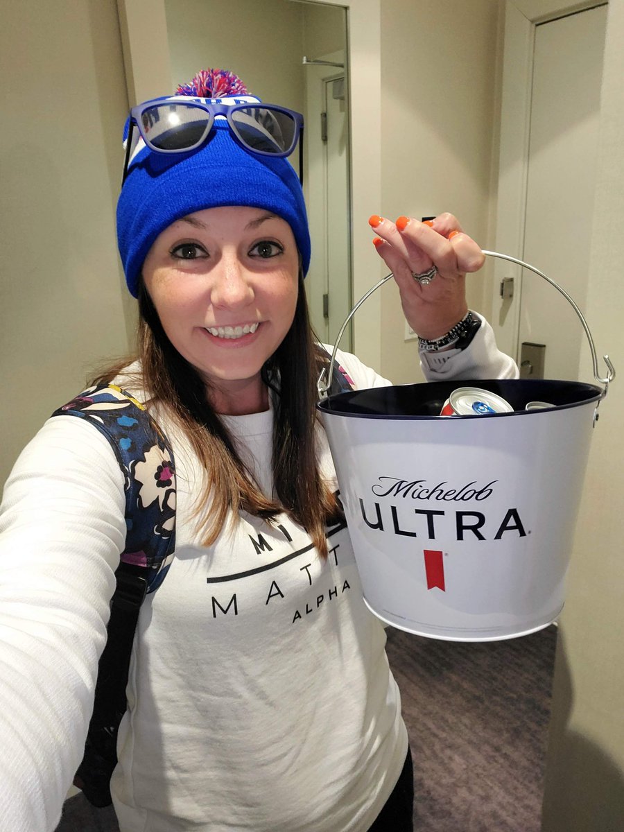 DanielleCure10's tweet photo. So many reasons why I want to run with #TeamUltra again and so many reasons why I should be picked to run again. One reason is the smile that it puts on my face. Always a great experience with this team!
#ULTRAMarathonGiveaway @MichelobULTRA @nycmarathon https://t.co/py7e8EoNMV