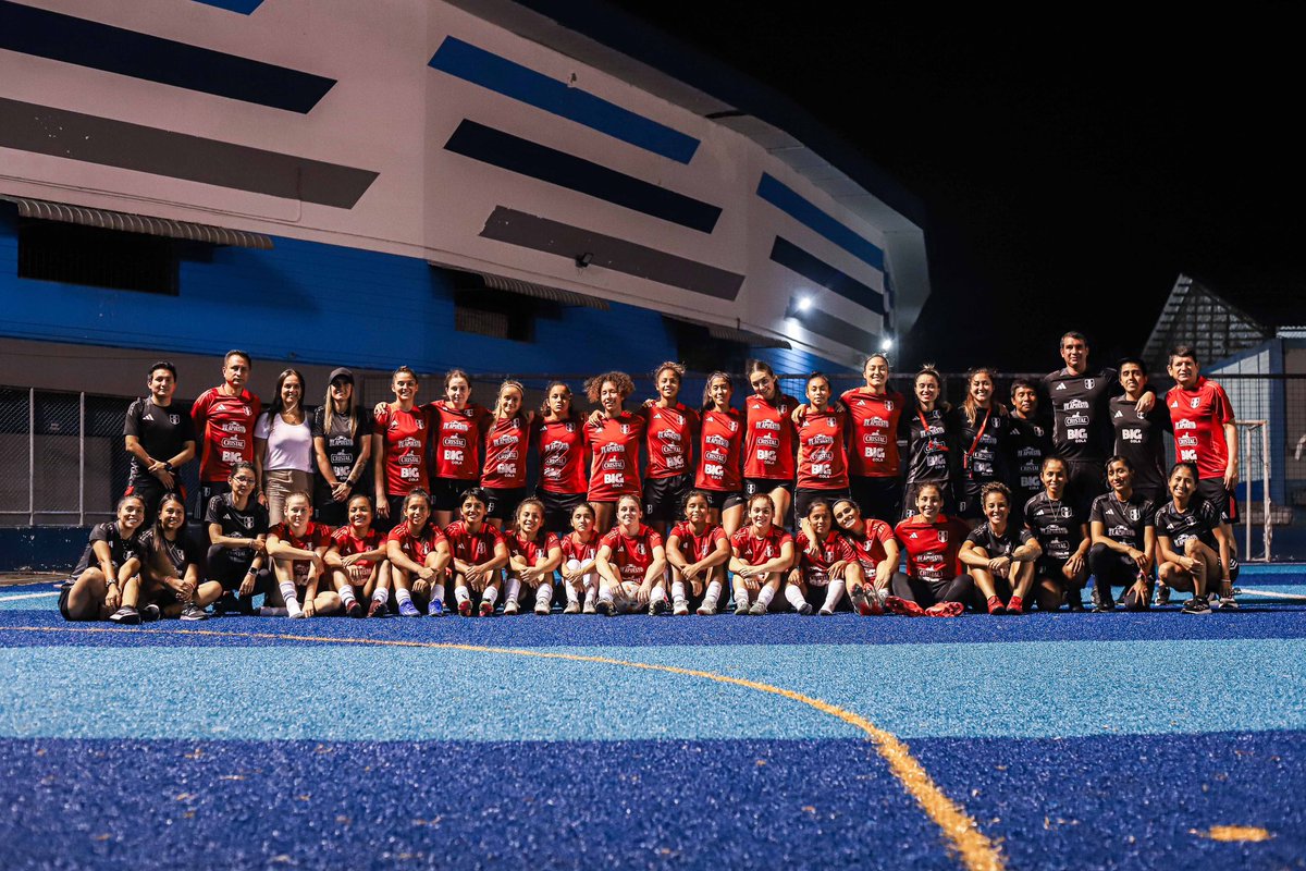 𝗦𝗢𝗠𝗢𝗦 𝗨𝗡𝗔 𝗙𝗔𝗠𝗜𝗟𝗜𝗔 🤍❤️ #LaBicolor Femenina Sub 20 🇵🇪 #UnSentimientoQueNosUne