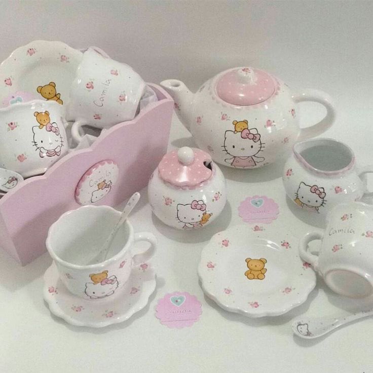 cute hello kitty tea ware!!!