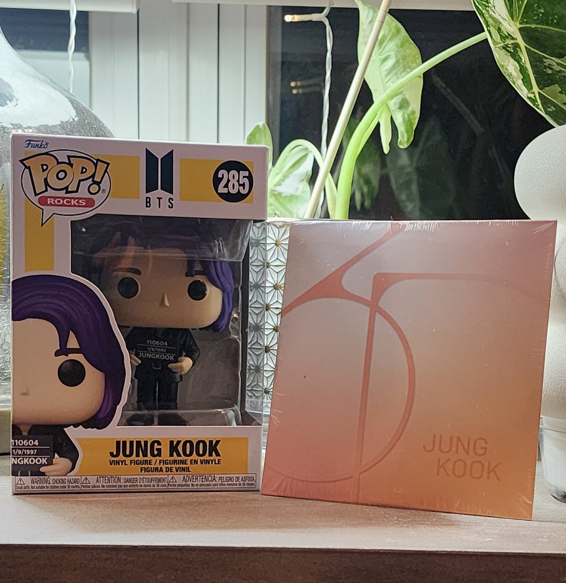 ⭐️NEW GIVEAWAY ⭐️
Jungkook FunkoPop and 3D single.
To enter you must:
✨️Like
✨️Comment fav BTS song
✨️WW
✨️Ends May 15 (end of day CST
✨️GOOD LUCK