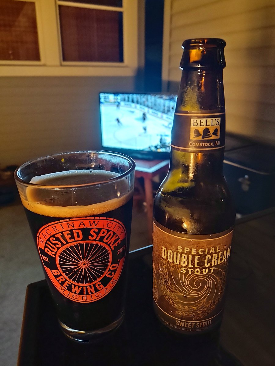 #MiBeer night continues with #Stouturday of my fav stout @BellsBrewery 2x Cream Stout. This NHL game is intense. @badhopper @BeerStoreDude @RealBMaxwell @scottvillers @ScienceMonkey0 @ephoustonbill @keefmullin @Just4BeerLovers @JonMontag @adam98586090 @Senor_Greezy @TomDrinking