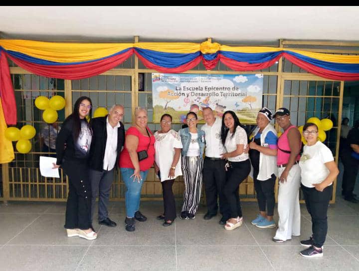 felixarmandom17's tweet photo. Parte del equipo hizo posible la realización de nuestro Congreso Pedagógico La Vega 2024. @MPPEDUCACION @gracielamarilis @CDCECaracas @_LaAvanzadora https://t.co/LtRMTWNOSU