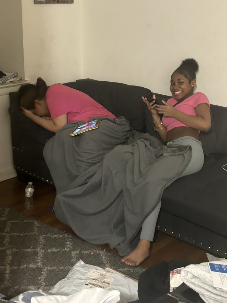 dmvtees_aredope's tweet image. My boos my leading ladies in this action packed adventure of life #classtoday