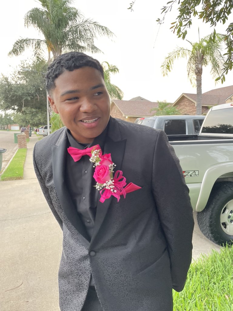 Crysjames05 tweet media