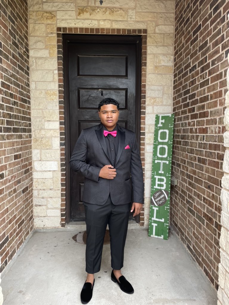 Crysjames05 tweet media