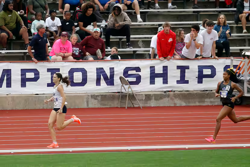 Flower Mound’s Nicole Humphries wins state title in 800, just like her sister 💪

More from <a href="/DMNGregRiddle/">Greg Riddle</a>:
 
dallasnews.com/high-school-sp…