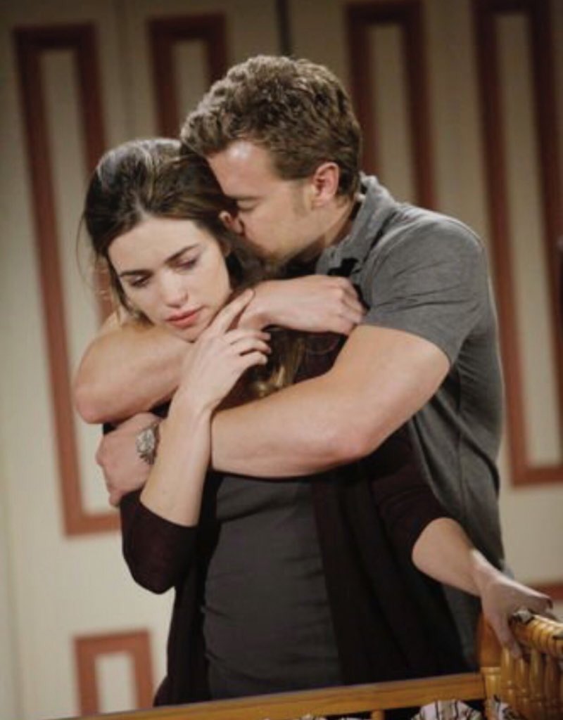 SoCalGibbFan's tweet image. They were always “together” even in angst ❤️🥹 #Villy #YR
#AmeliaHeilne  #BillyMiller