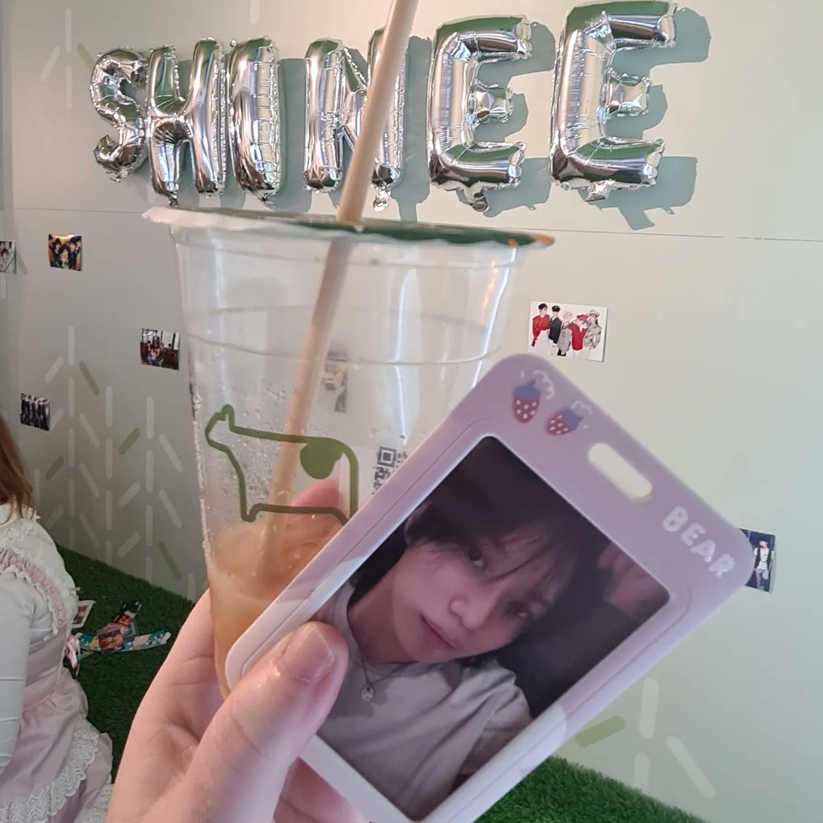 SHINEE - Jonghyun Birthday and SHINEE 16th Anniversary Cupsleeve Event- Milksha, Albert Street 

#shinee #jonghyun #key #Taemin #minho #onew #shineejonghyun #shineekey #shineetaemin #shineeminho #shineeonew #shawol #shawols #kpop #kpopfan #kpopevent #kpopcupsleeve