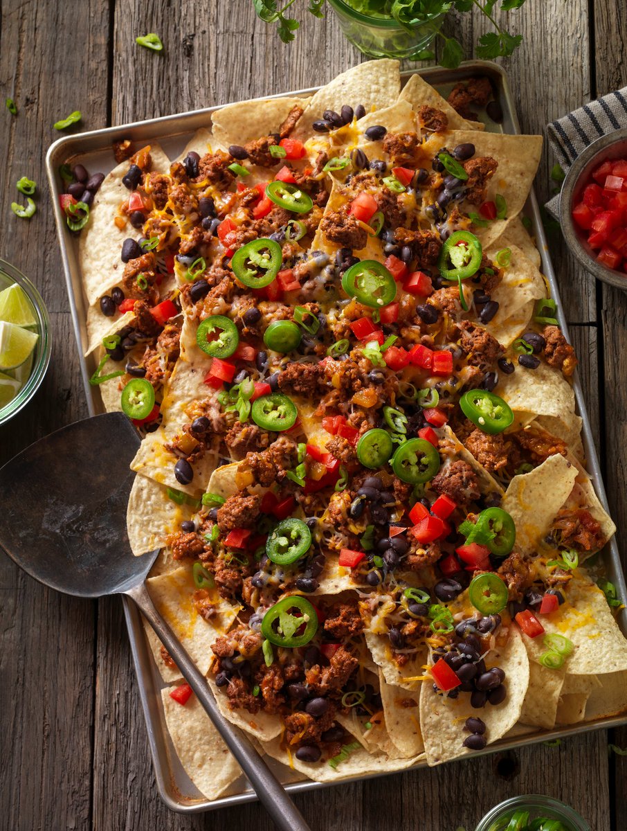 𝗖𝗲𝗹𝗲𝗯𝗿𝗮𝘁𝗲 𝗖𝗶𝗻𝗰𝗼 𝗱𝗲 𝗠𝗮𝘆𝗼 𝘄𝗶𝘁𝗵 #𝗯𝗲𝗲𝗳! Who's ready to dive into a plate of fiesta-worthy nachos to celebrate Cinco de Mayo?! 🎉😋 Check out one of SDCA's favorite recipes ➡️ tinyurl.com/6vxum5vn . . 📸: @Beef