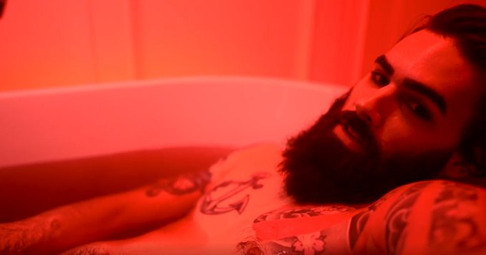 🎼Looking for some hot bath baby this evening.... lookin' for some hot bath baby tonight.... 🎵😈  https://t<a href="/tag/axlerodstewart"class="tags"><span>#axlerodstewart</span></a>