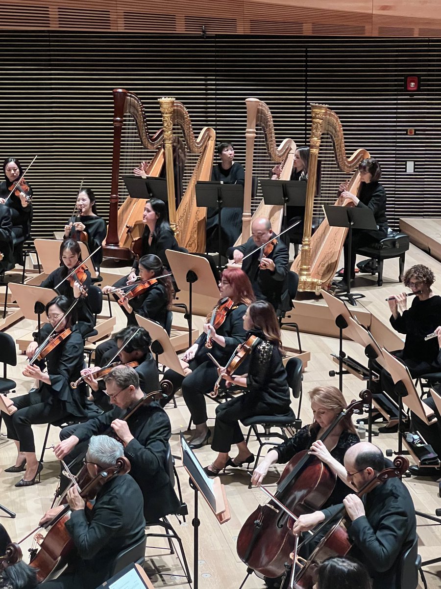 I don’t think I’ve ever been to a concert with four harps—at least not that I remember. And I think I would remember that.