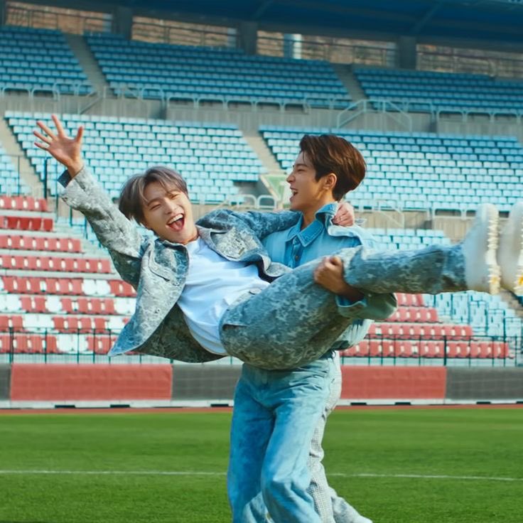 hhu thinker tweet media