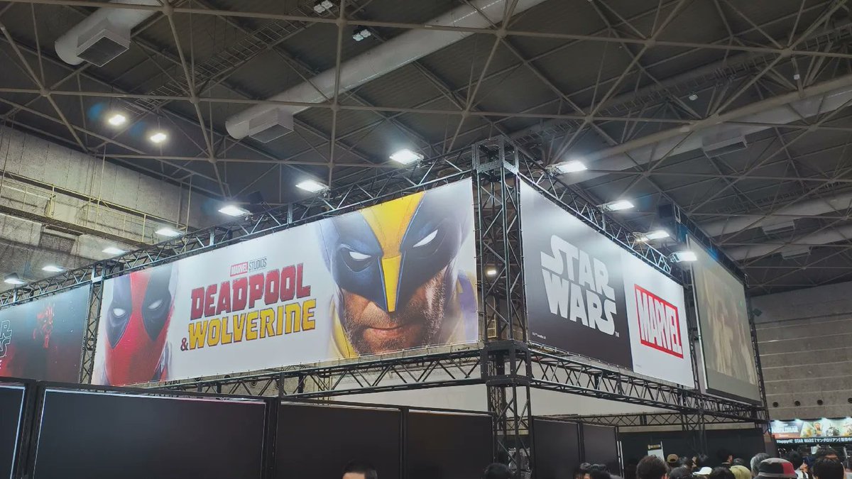 kojiSW1016's tweet photo. 初めてコミコンに参戦してきました❗

開幕イベントでセレブの登壇で興奮しまくり🔞
マニアックなブースも沢山あって🔥アドレナリンMax🔥

帰ろうとしたタイミングで斎藤工さんとの握手🤝
ドラマとかもよく見るし最高な思い出に

来年のスターウォーズセレブレーションも楽しみ😎 https://t.co/lWSqZwgRpc
