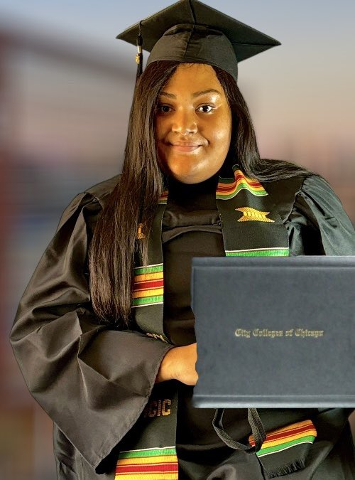 kiaCandace's tweet image. #GradCCC ( I’m getting good taking my own pics )