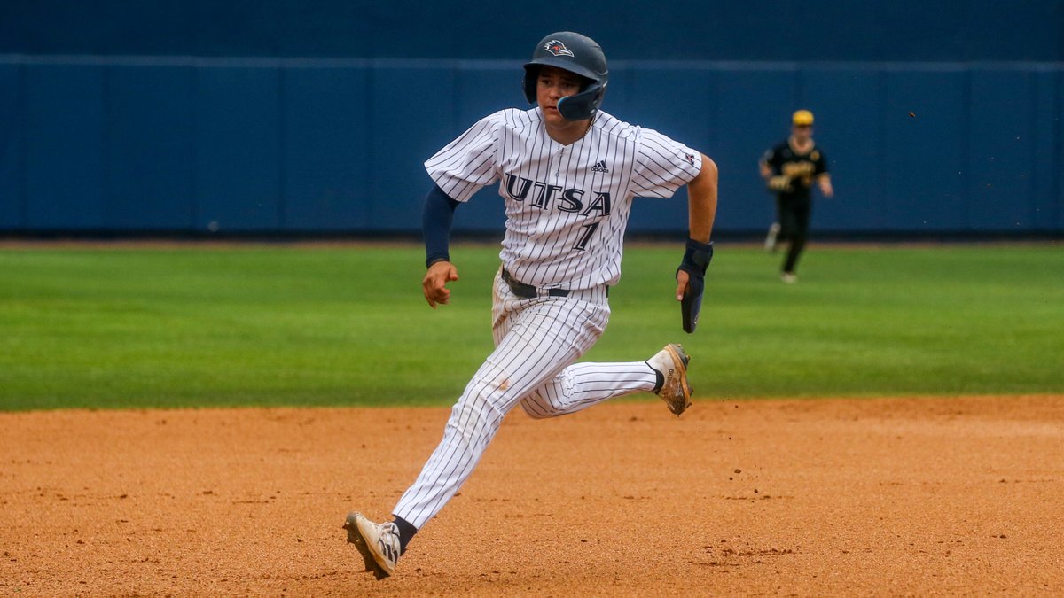 The Roadrunners drop the series to the Shockers in Saturday's doubleheader Read more here 📰 bit.ly/3Qy0fCC #BirdsUp 🤙 | #LetsGo210