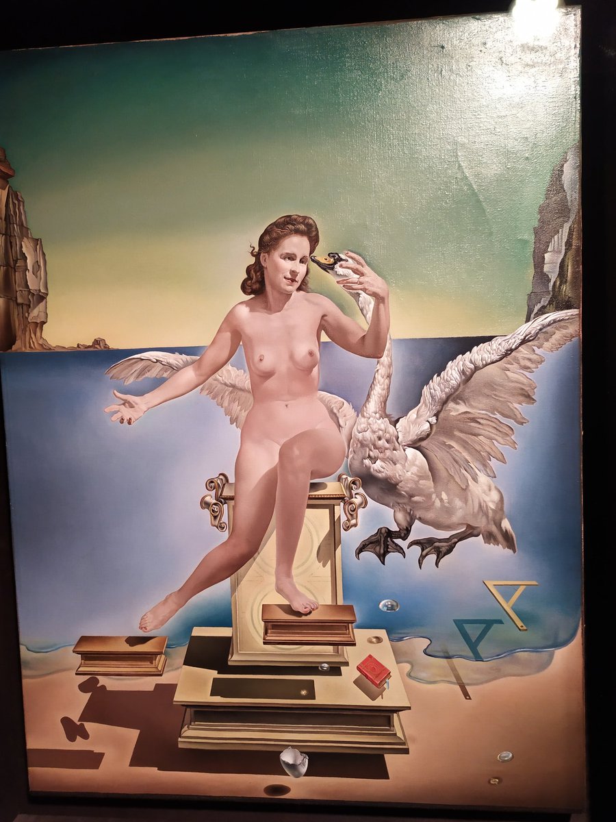Leda Atòmica (1949) original painting #SalvadorDali photo by #Dublenco #Art • • • Instagram blocked this picture, but I want to post this masterpiece here.