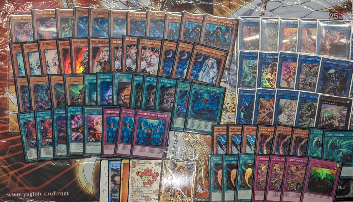 ashleyydoa's tweet photo. QLD States 2024, 9th after Swiss 🙃 nonetheless had an amazing time with friends and watching @PeakzAT top 4 and @cceedry
win for the 3rd time in a row

Notes about the deck, Kash cards over performed all day and dracossack is the 🐐

🦇🔫🐉 https://t.co/Fakny0nGoJ