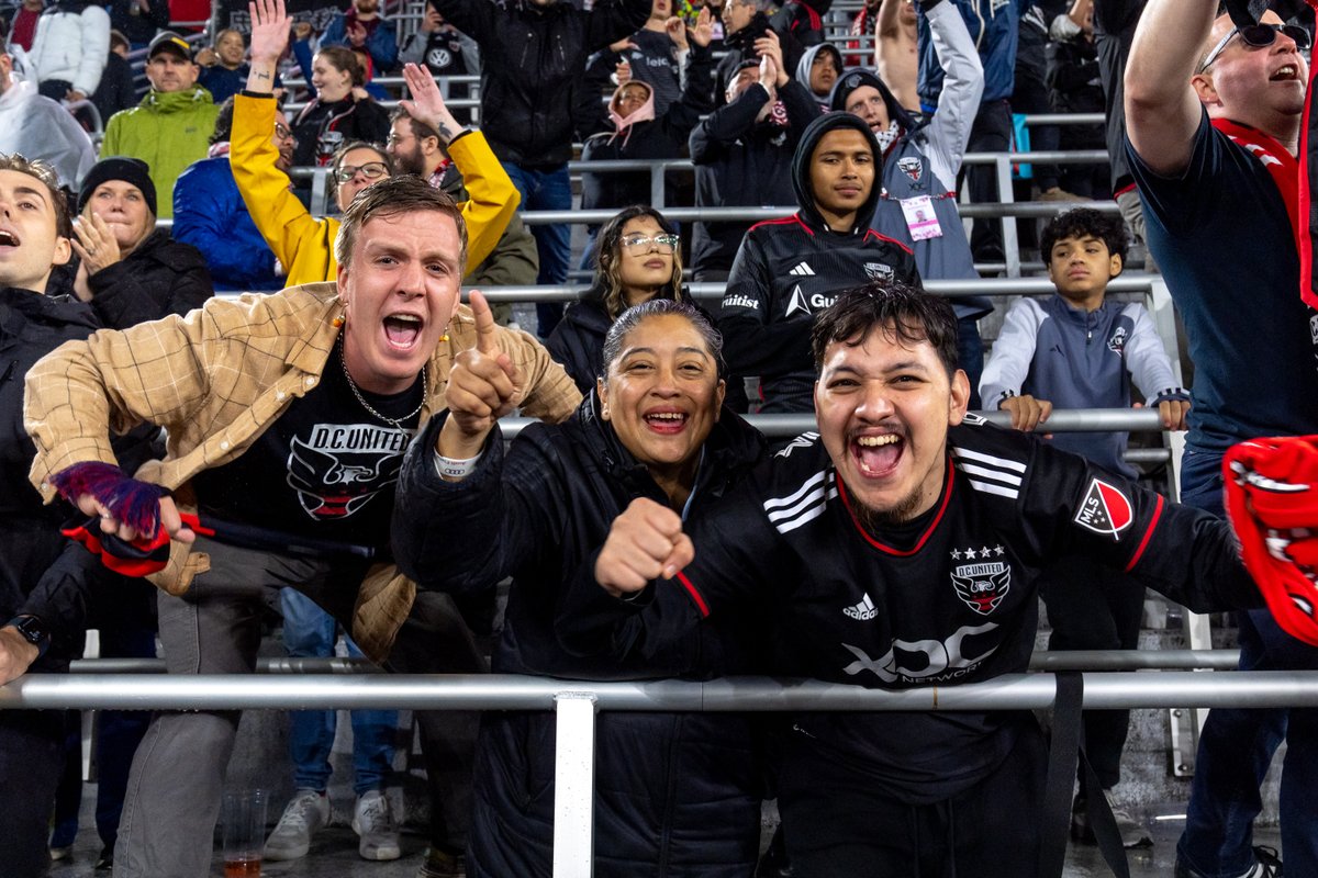 dcunited tweet picture