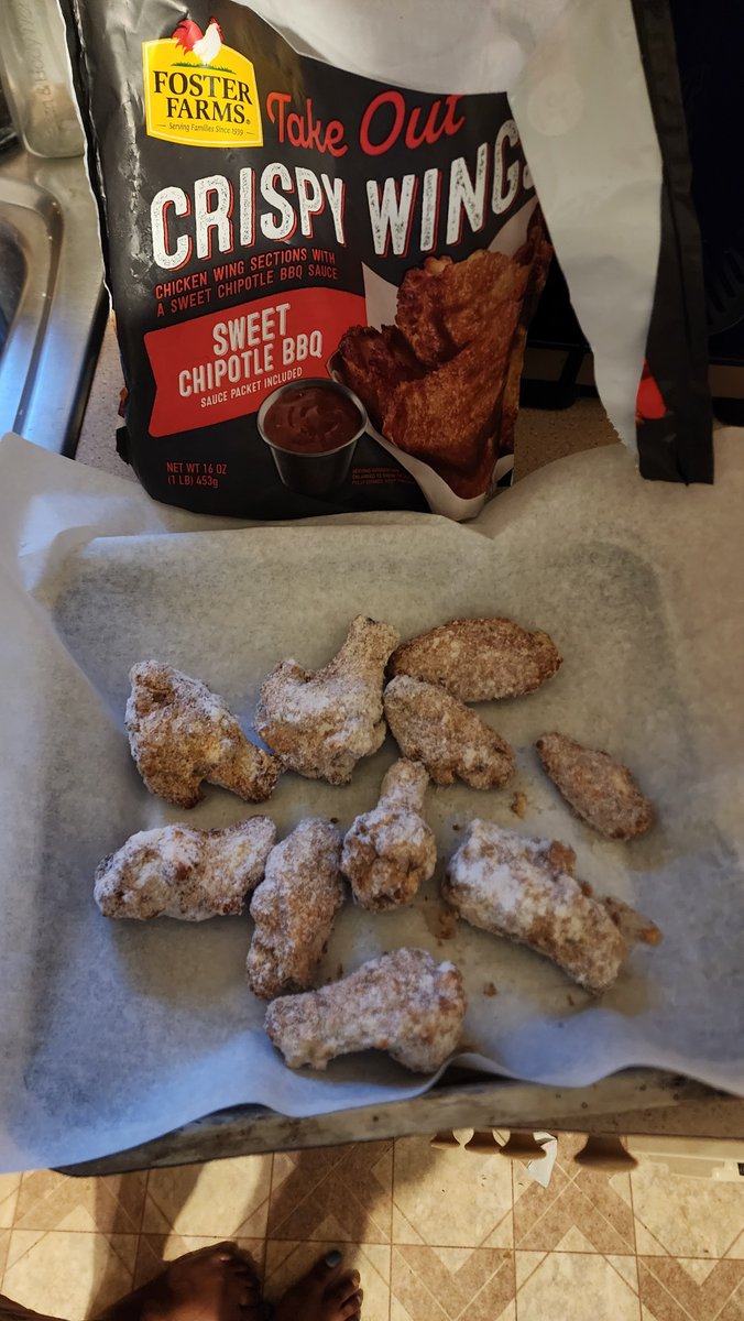 DokuXD's tweet photo. @FosterFarms I paid $9.99 for this!? https://t.co/FKTHs9J3gC