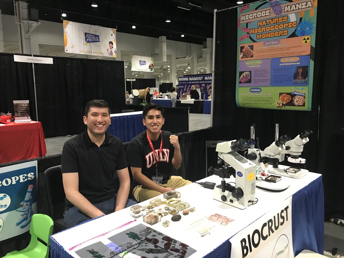 We heard tons of “wow”s & “cool”s today while the next gen checked out our #biocrust specimens under microscopes & learned bout their importance @scifest_vegas. @JRaul_Roman @KusibuMba @cyanoben7 & A. Alarcon did an amazing job engaging 100s of kiddos #soilcyanobacteria #drylands