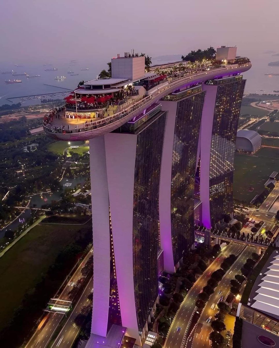 Like beach, on the roof! The Amazing Marina Bay Sands Hotel, Singapore.