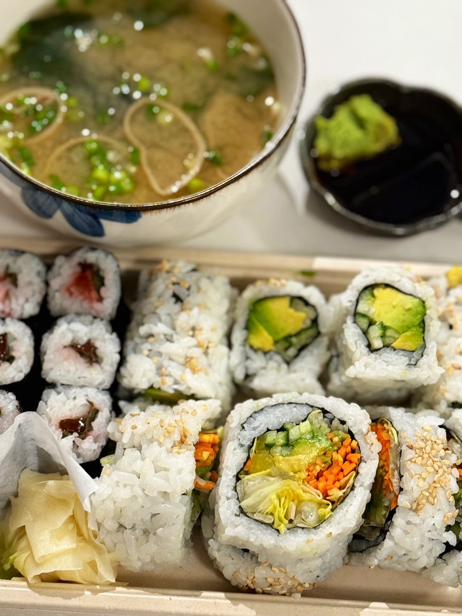 Sushi takeout night 😋
Veggie roll, avocado cucumber roll and umeshiso roll 🌱 with instant vegan miso soup 
#veganfood