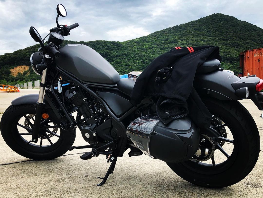 rpuertas008's tweet photo. コンビニの駐車場でぶつけられて 入院してたG'sが戻ってきました😄 寒い❄️風強い🌬遠くは無理😅 近くをぶらぶら🏍💨 #アクア #アクアgs #アクアg's #アクアgr #toyota #toyotagram #toyotagazooracing #priusc #nhp10 #レブル #レブル250 #rebel250 #バイク #bike #rebel #honda #ホンダ https://t.co/HJq0lXH6E4