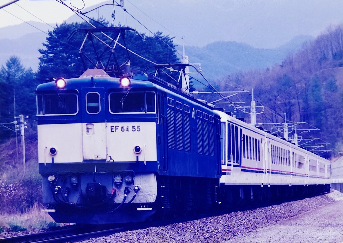5月5日は55号機の日

EF64 55〔篠〕＋12系お座敷客車「やすらぎ」
JR東日本の機関車不足のためJR貨物のEF64が貸し出されました。

#55号機の日