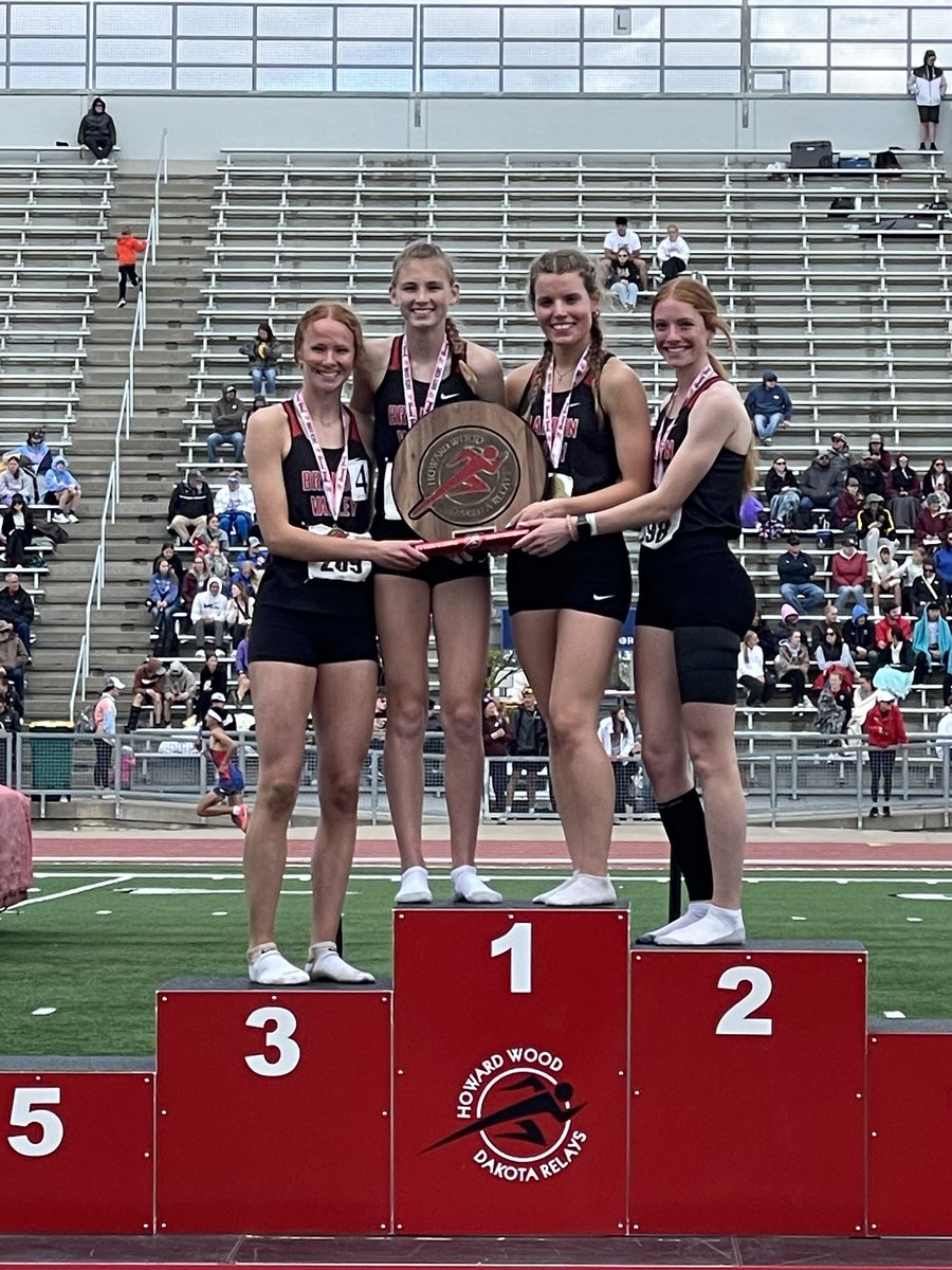 The Girls 4x400 Relay team finishes out an outstanding Howard Wood weekend with a victory in the 4x400 relay! The girls ran a season best time of 3:57.78 #1 in SD, & # 6 on the BV All-time List. Team members : Addison Scholten, Kyra Weiss, Sarah VanDeBerg, and Maddie Peterson!