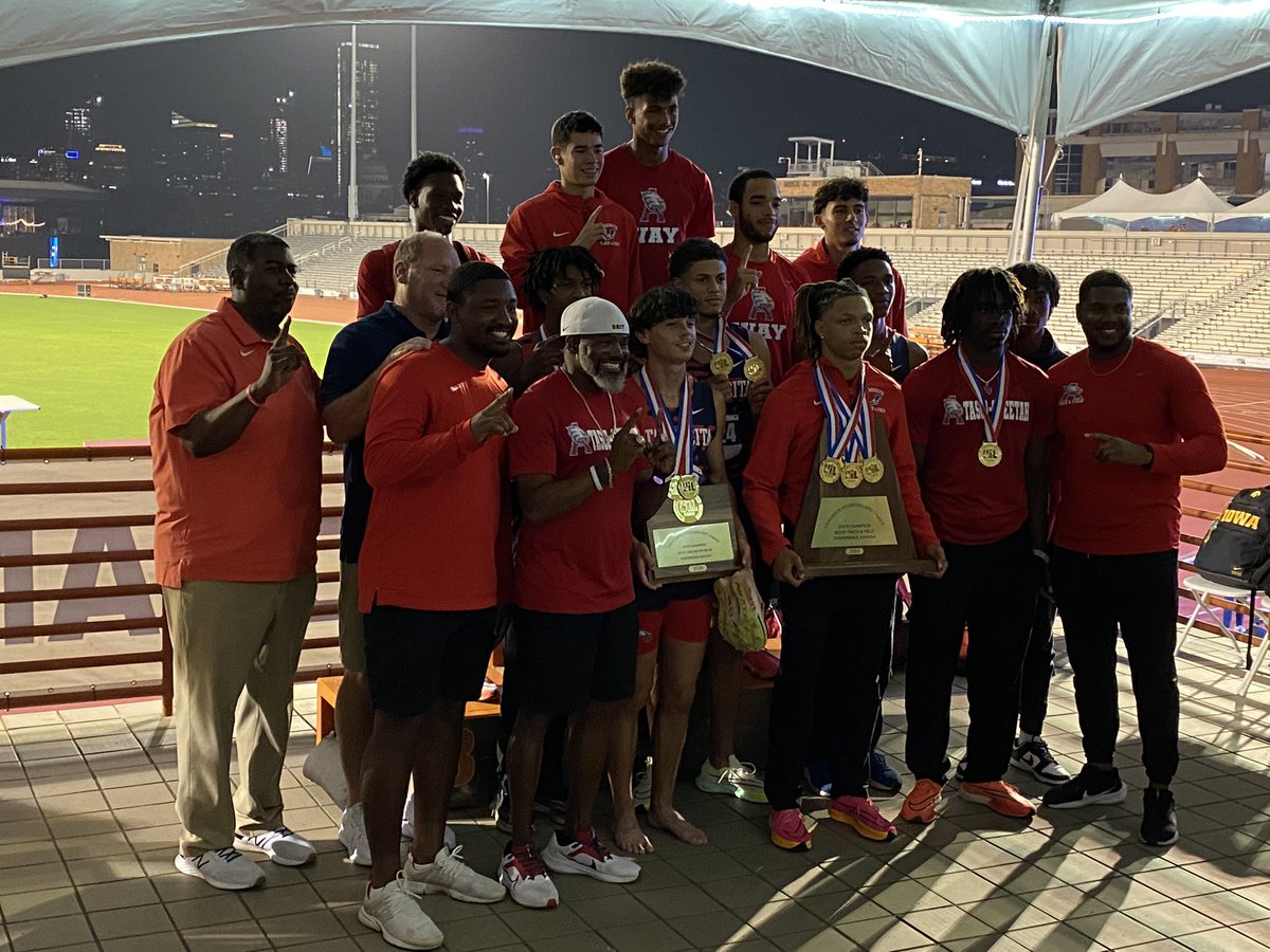 6A Boys STATE CHAMPIONS!!!!! ATASCOCITA EAGLES!!!!! Congrats guys!!!! <a href="/Coach_Lil_Erv/">Elton Ervin</a> <a href="/HumbleISD_AHS/">The Atascocita HS</a>