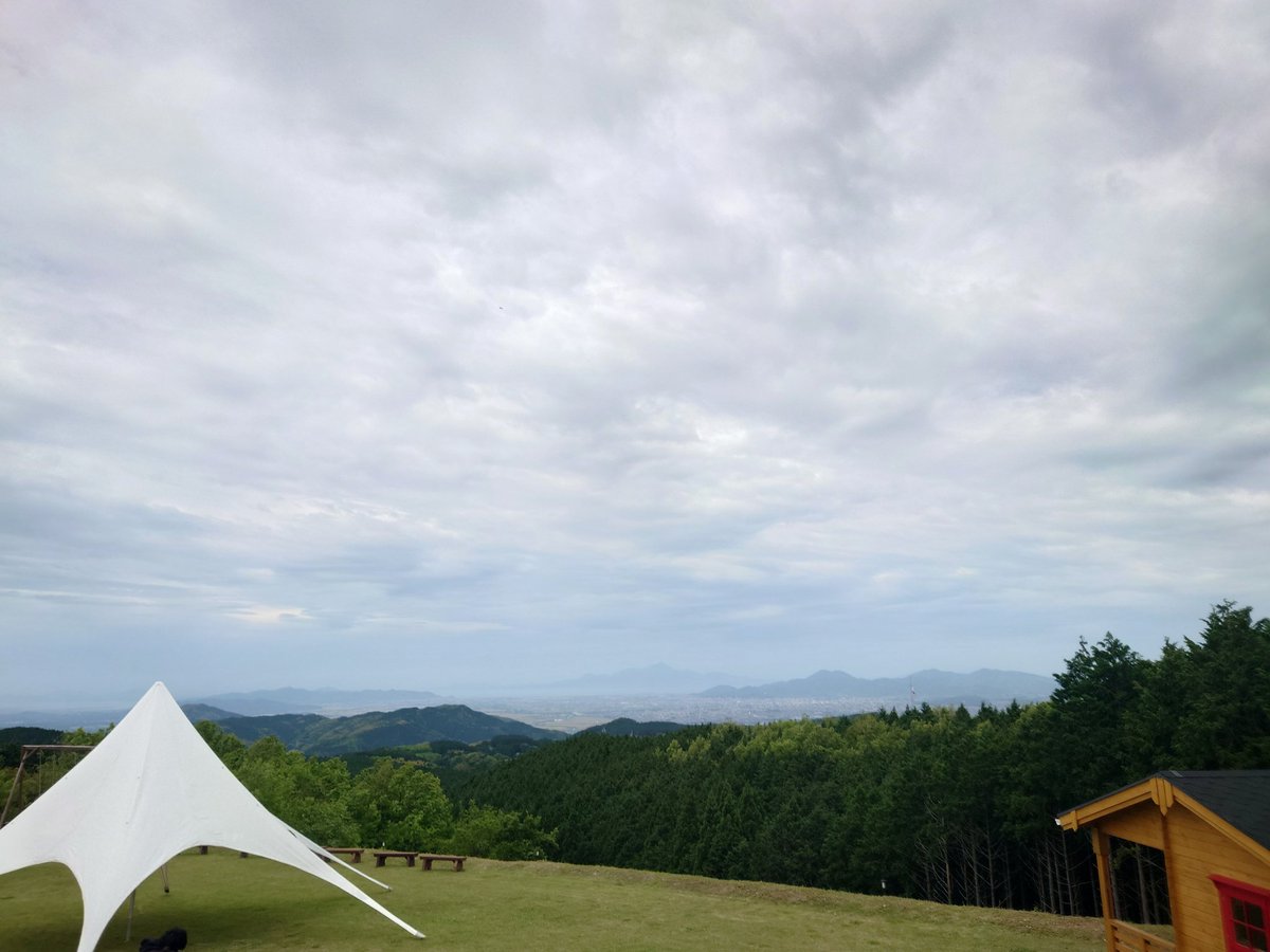 Moeuchi_Kuma's tweet photo. 会場からの昼、夕、夜それぞれの眺望です。
気持ちのいい眺めなので、ぜひご来場ください！
#萌え打ち https://t.co/odHpbvq4uU