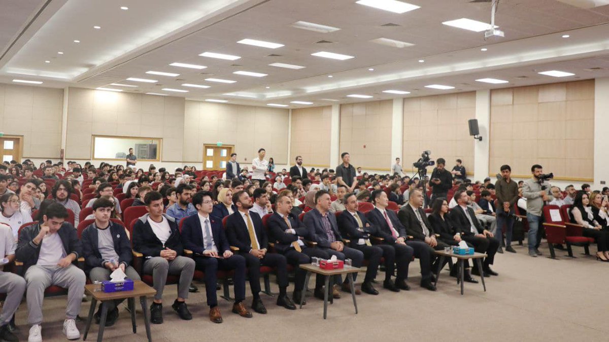 China/KRI. Celebrating 'International Chinese Language Day' in Erbil. Acting CG Zhenyong encouraged students in KRI to experience charm & profoundness of Chinese culture through language, & learn more about credible, amiable & respectable image of China facebook.com/Chineseconsula…