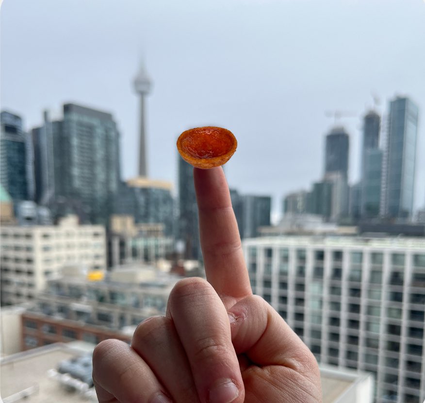 Pizza Hut Canada tweet media