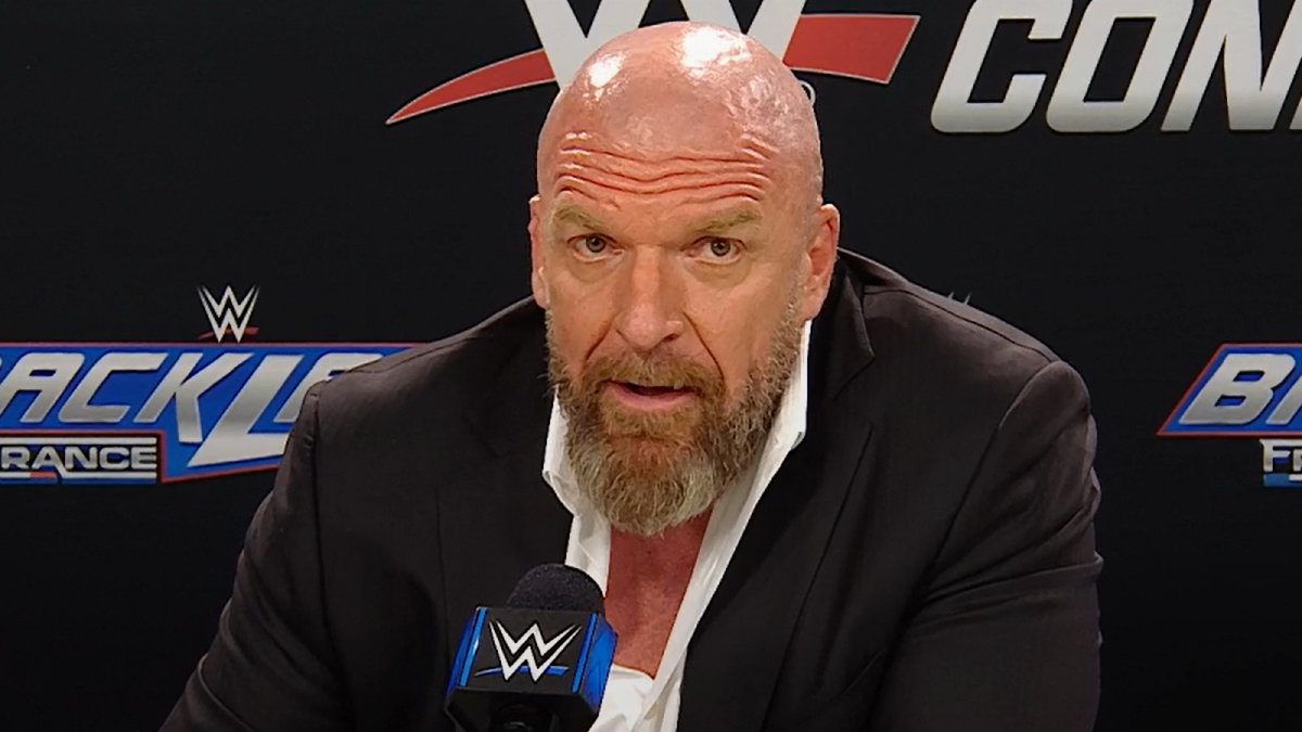 Remember folks:
Triple H calls out wrestling journalists 😡😡😡
Tony Khan calls out wrestling journalists 🥰🥰🥰