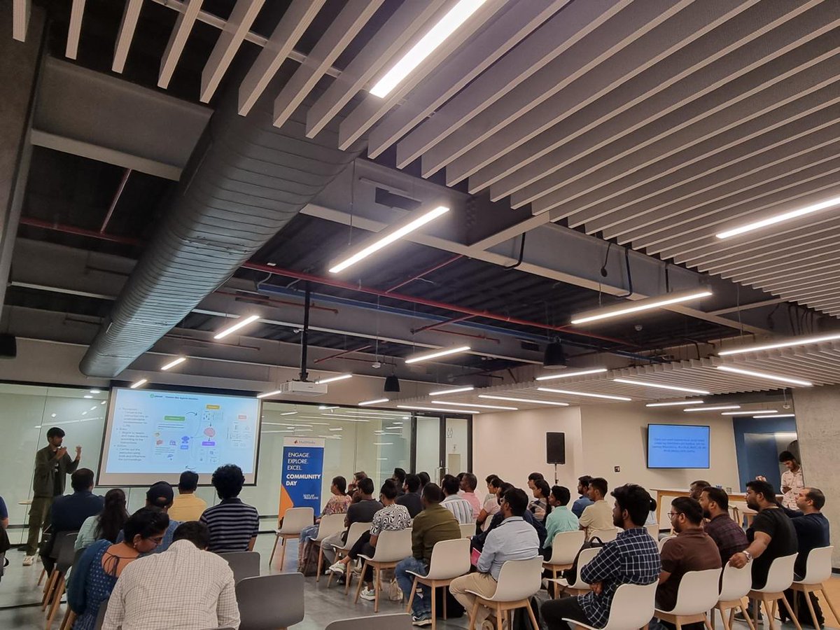 TRJ_0751's tweet image. Few Snapshots from yesterday's event at Mathworks Bangalore
#Matlab #Konfhub #Mathworks #AI #community