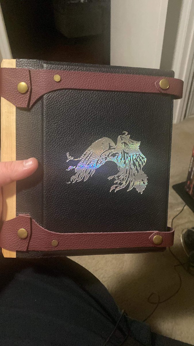 My <a href="/ElderwoodBoxes/">Elderwood Academy 🎲📚</a> journal came in and it looks amazing!!!! I love it! Their products are always such good quality!