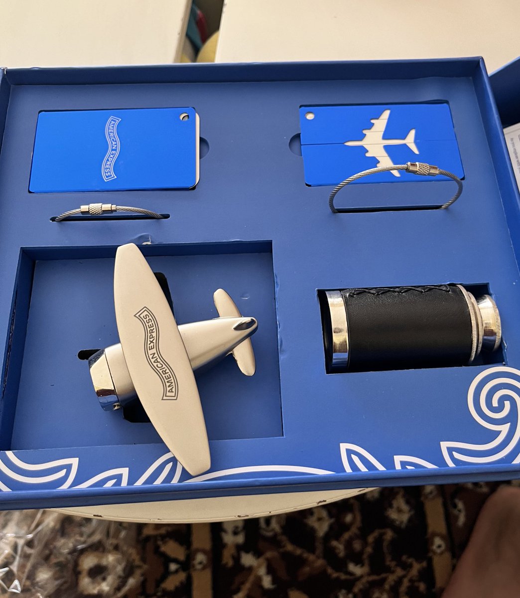 Absolutely loved the limited edition explorers kit by @AmexIndia 
Great stuff #amex #ccgeek @cards_wizard @imYadav31 @wittysiddharth @drgrudge @CardMavenIn