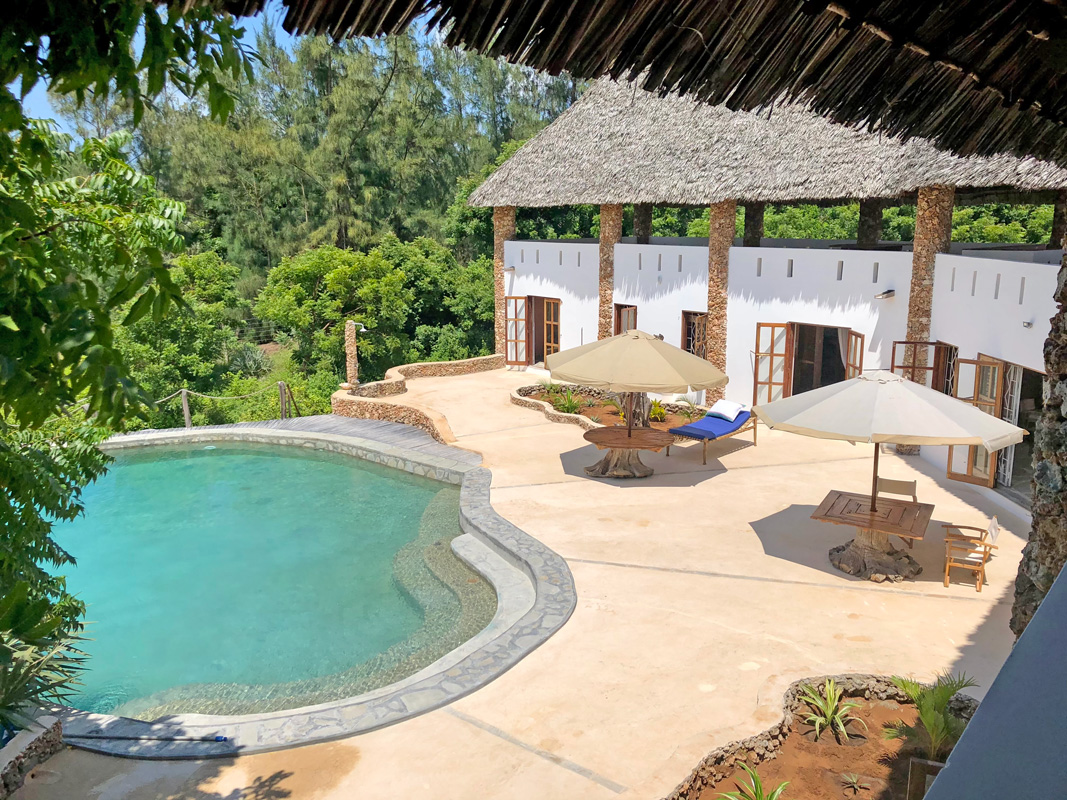 Explore Ampoja Beach House, a 900-square-meter family retreat located on the secluded beaches of Che Shale, north of Malindi, Kenya.  Ideal for up to 10 adults and 4 children, with rates starting from Ksh 65,000/-. #DiscoverWatamu #vacationdestination