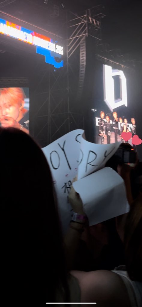 sayranghaja's tweet image. Dear C-fans, please dont ever come to concert in Indonesia if you're still doing this annoying behavior. This aint your first time been called out by fans from any country. Please behave.