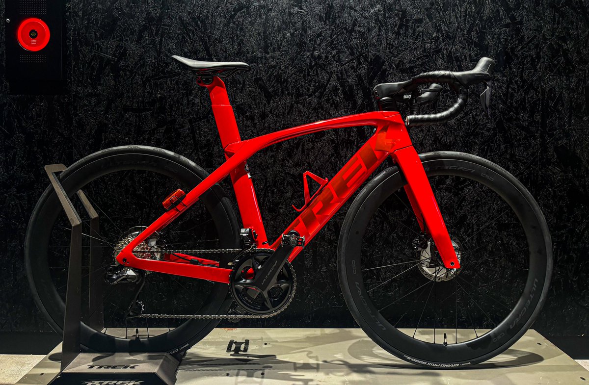 皆さまGWいかがお過ごしでしょうか👐

今回は、お客様のMadone Gen 6 (6世代目）の
 アルテグラ12速 Di2載せ替えさせていただきました！

めちゃくちゃかっこいいです。
ありがとうございました！😊

＃TREK　＃TREK松山　＃ロードバイク　＃Madone