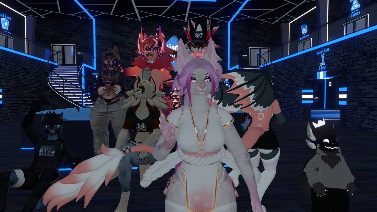 Tysm to all the friends that gathered tonight for my birthday party!!! It's a belated one, since my birthday was end of April, but had to have a party with my friends to celebrate my 30th! 

First 📸 taken by @BlueTheFenndog 

#FurryFandom #Vrchat #Vrfurries #vrchatmoments