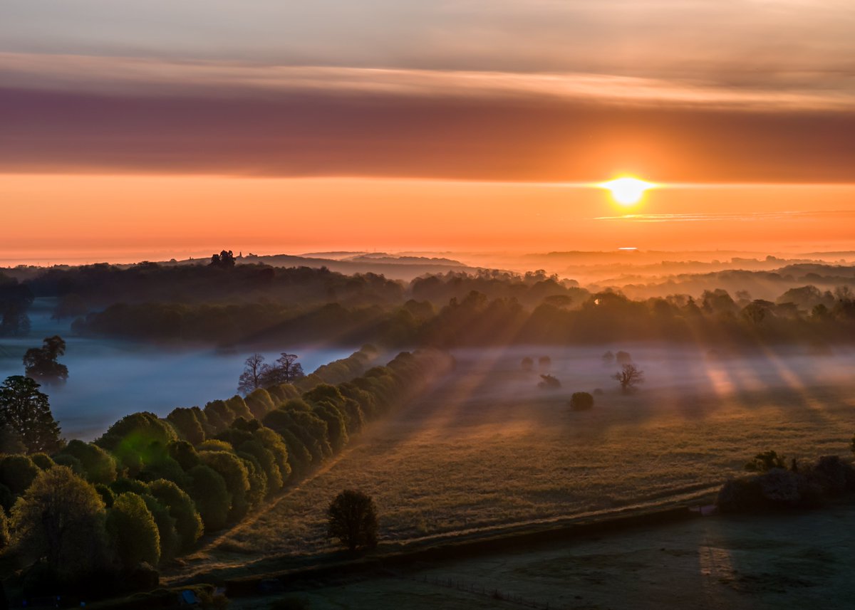 Misty Sunrise over Cobham @GravesendTCM #sunrise @SallyWeather @BBCWthrWatchers @itvweather