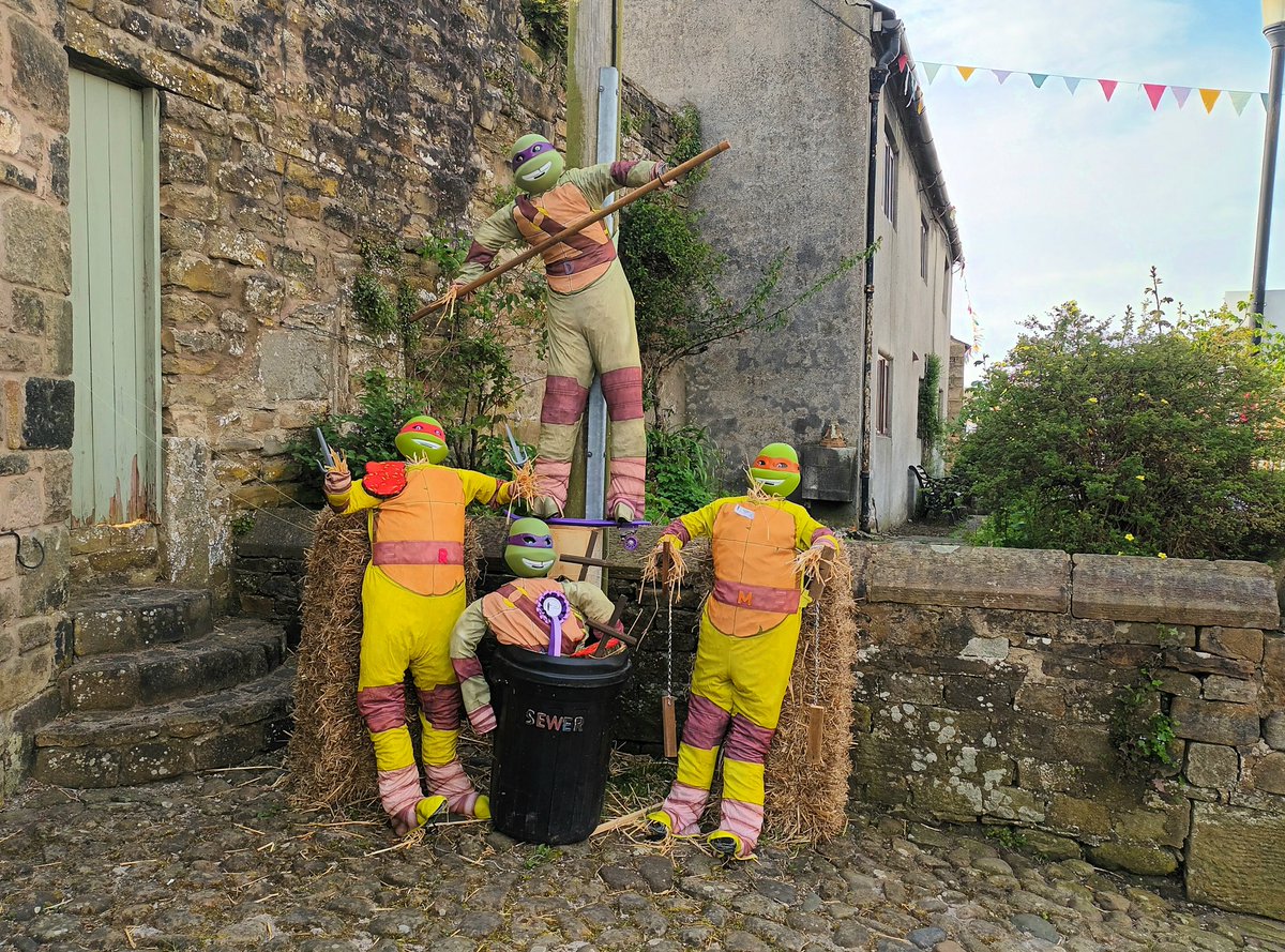 The #scarecrow festival in Wray #Lancashire didn't take itself too seriously 😊 This year's theme is sci-fi. There were more ETs than you'd think but I liked these heroes 😊
