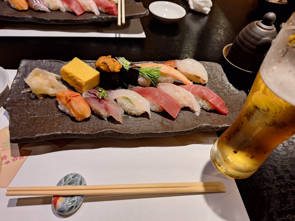 先日10年振りに回らない寿司を食べに行きました。
旨かった～😋