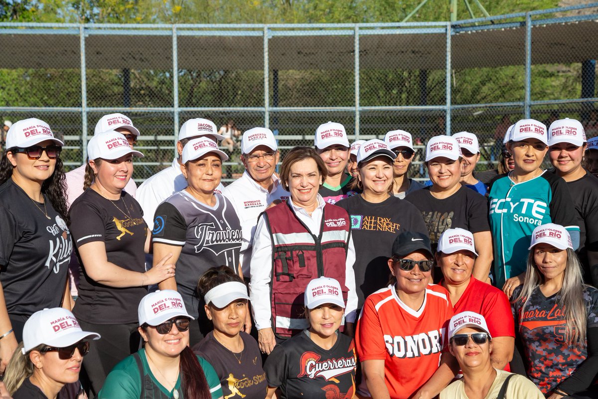 Este día 15 de campaña, continuamos con nuestros recorridos en las colonias del Distrito 10, escuchando de cerca a las vecinas y vecinos. Además, cerramos con un evento muy especial: el torneo de slow pitch #TiempoDeMujeres, en el Deportivo Coloso, con los compañeros…